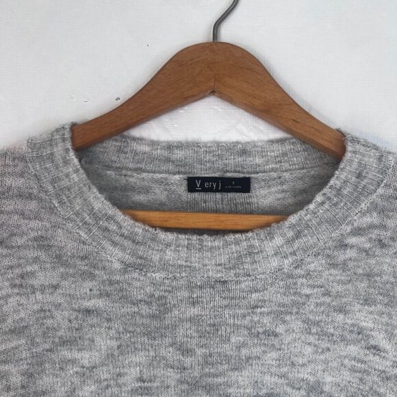 Very J Soft Knit Sweater Side Snaps Pullover Neutral Minimalist Basic Size Small - Picture 8 of 10